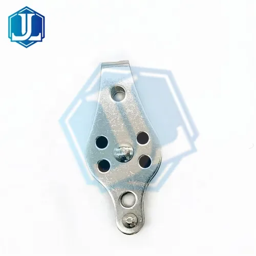 Yacht Pulley (Item No. 240) — Rigging hardware image 1 of 4